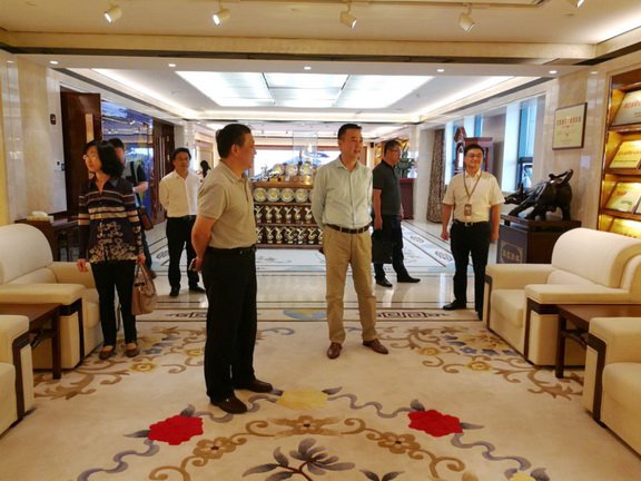 中国施工企业管理协会李清旭副会长一行莅临新八集团调研、指导